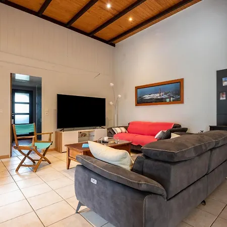 Dom wakacyjny Grande Maison Pour 10 Avec Piscine A *