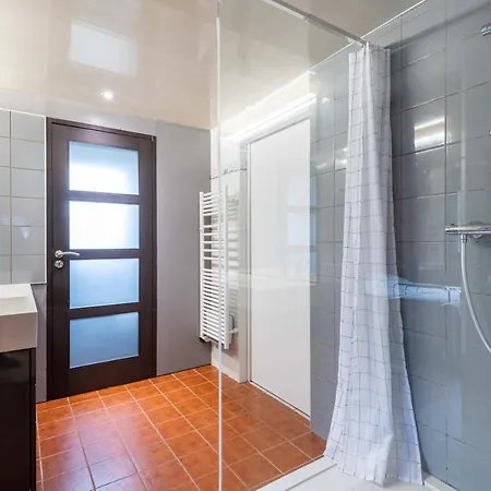 Grande Maison Pour 10 Avec Piscine A Dom wakacyjny