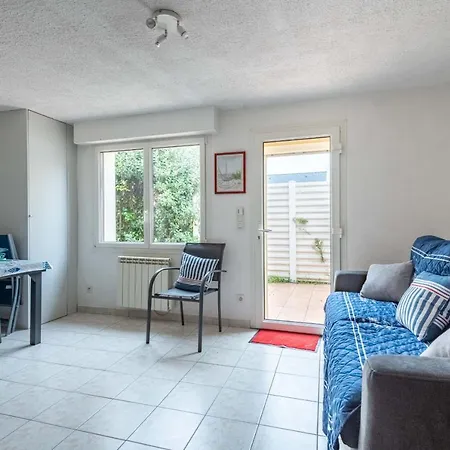 Dom wakacyjny Grande Maison Pour 10 Avec Piscine A *